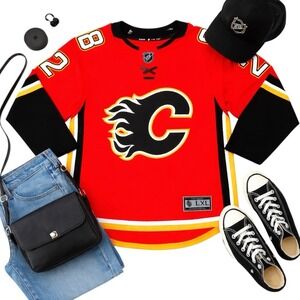 NHL Calgary Flames Lindholm #28 Jersey L/XL EMBROIDERED Red Black Gold in EUC